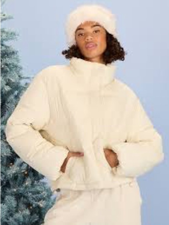 Old Navy Jackets & Blazers - Old Navy Cream Puffer Jacket Size L